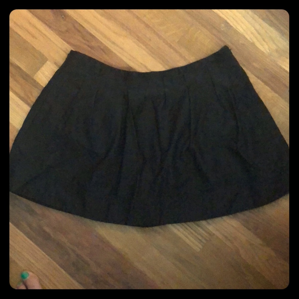 Express pleated mini skirt with pockets